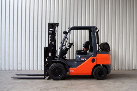 Toyota - 02-8FGF30