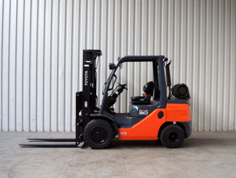 Toyota - 02-8FGF30